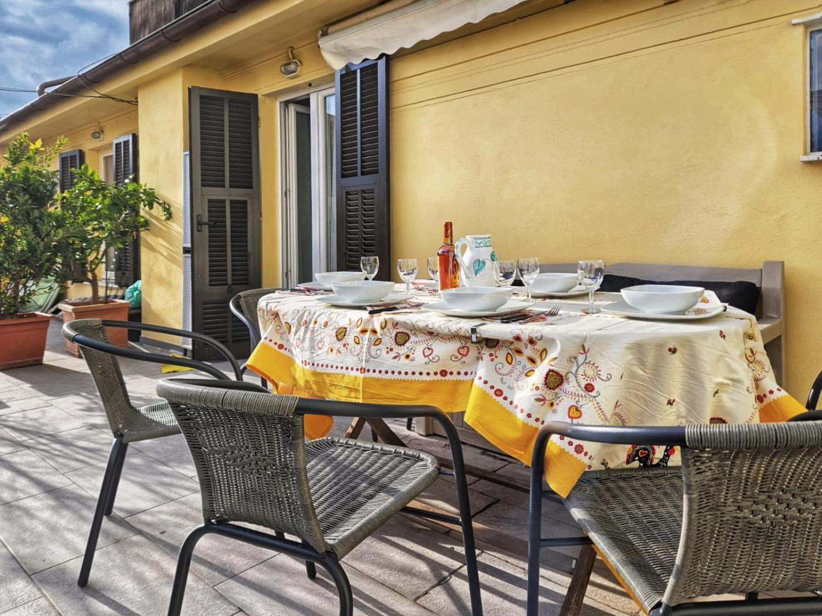 Rosy'S House Un Attico A Due Passi Dall'Acquario Parking Free Apartment Genoa Exterior photo